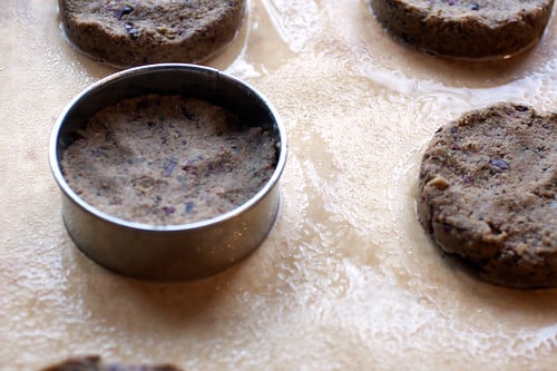 How to form lentil burgers