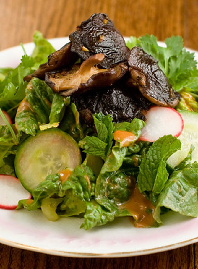 Shiitake Banh Mi Salad – Post Punk Kitchen – Isa Chandra MoskowitzFacebookInstagramTwitterFacebookInstagramTwitter