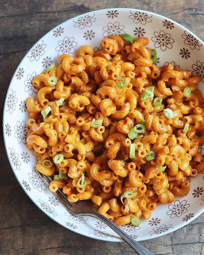 Best vegan mac and cheese made without cashews - it uses sundried tomatoes and coconut milk