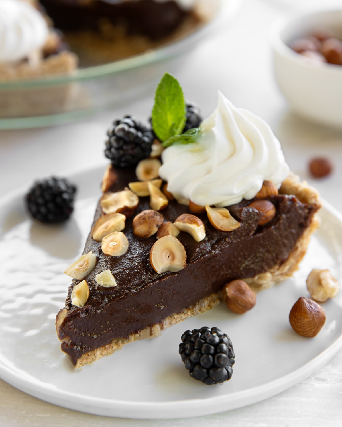 Vegan chocolate hazelnut pie that tastes like nutella
