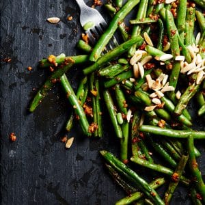 Quick easy spicy garlic green beans