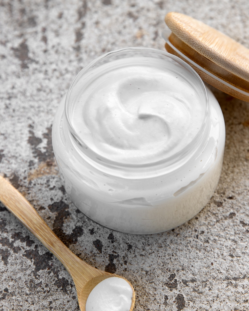 Vegan sour cream recipe that is so easy