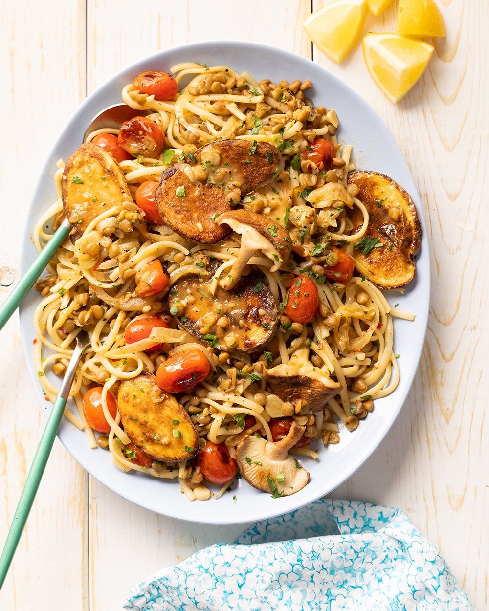 Vegan linguine with clam sauce