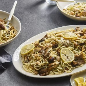 Vegan shrimp scampi "Shroom Scampi" with garlic butter