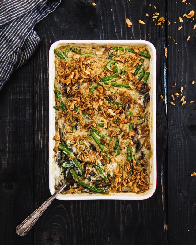 Going all out with seitan turki this vegan Thanksgiving? Or eating a casserole right out of the dish by yourself in your underwear? Either way, you need this Green Bean Casserole. It’s, like, the best. Link in bio or just search “green bean” and ye shall find. #veganthanksgiving #greenbeancasserole